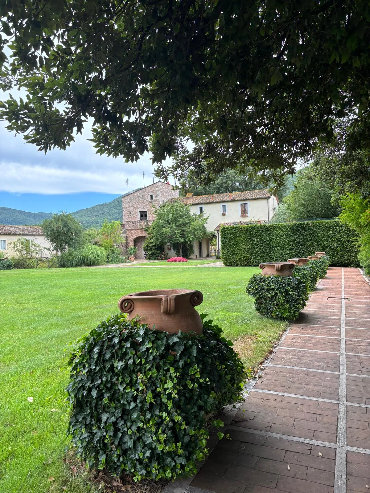 Il giardino di una struttura che ha ospitato una passata edizione del Campus